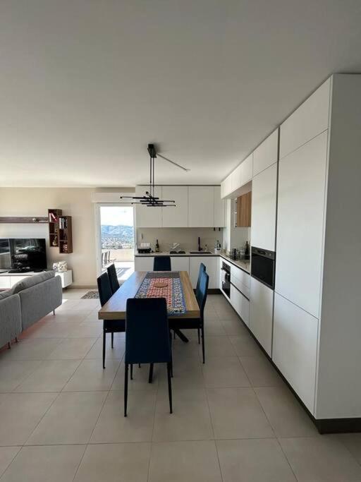 Superbe Appartement 3 Chambres A Грасс Екстер'єр фото